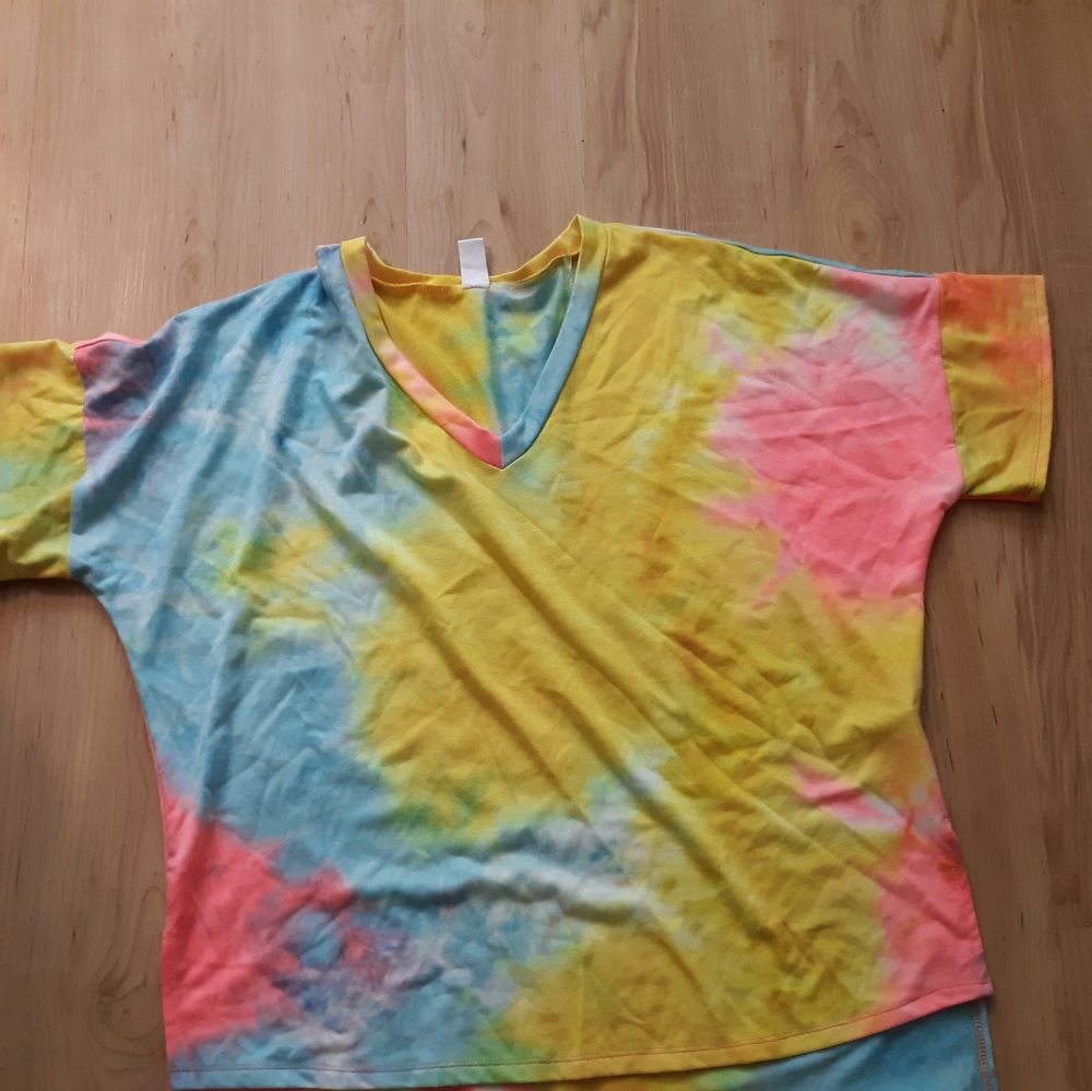 Tye died plus sized tee